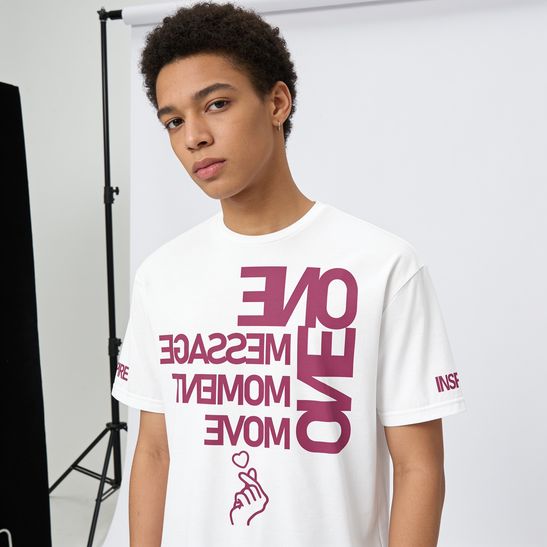 ONE. T-shirt (pre-order) • AZPR • Een beweging voor geestelijke gezondheid • Motiverende kleding • En meer